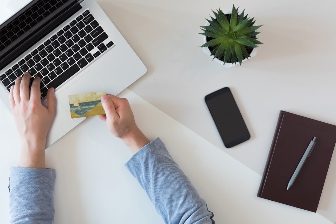 Online bankkártyás fizetés – Melyik szolgáltatót válasszam? Barion vs. Paylike